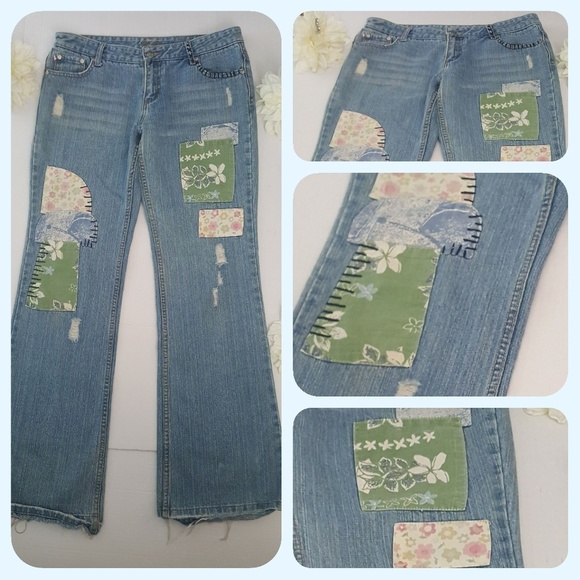 🌿🌸🏵Patched Distress 70s Hippie Flare Jeans - Picture 1 of 5